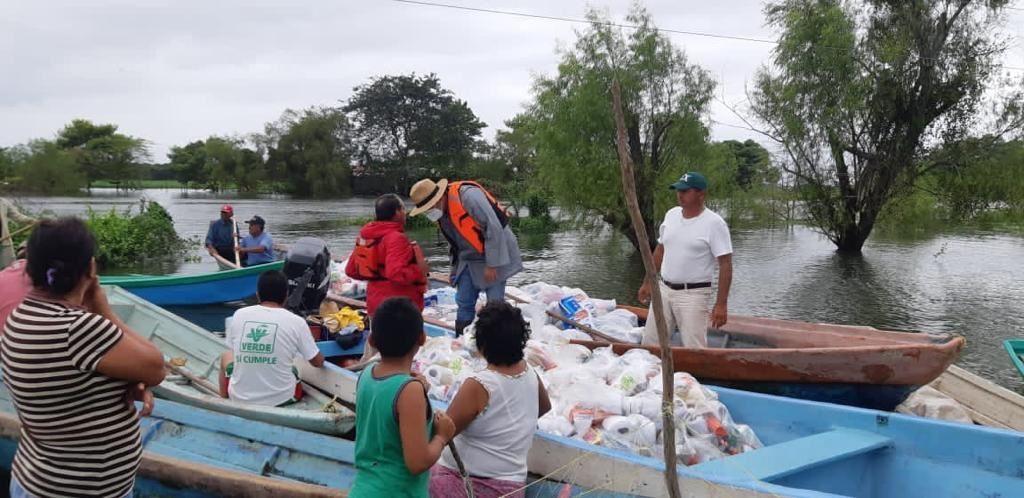 Entregan apoyos a familias afectadas por las intensas lluvias en Catazajá, Chiapas