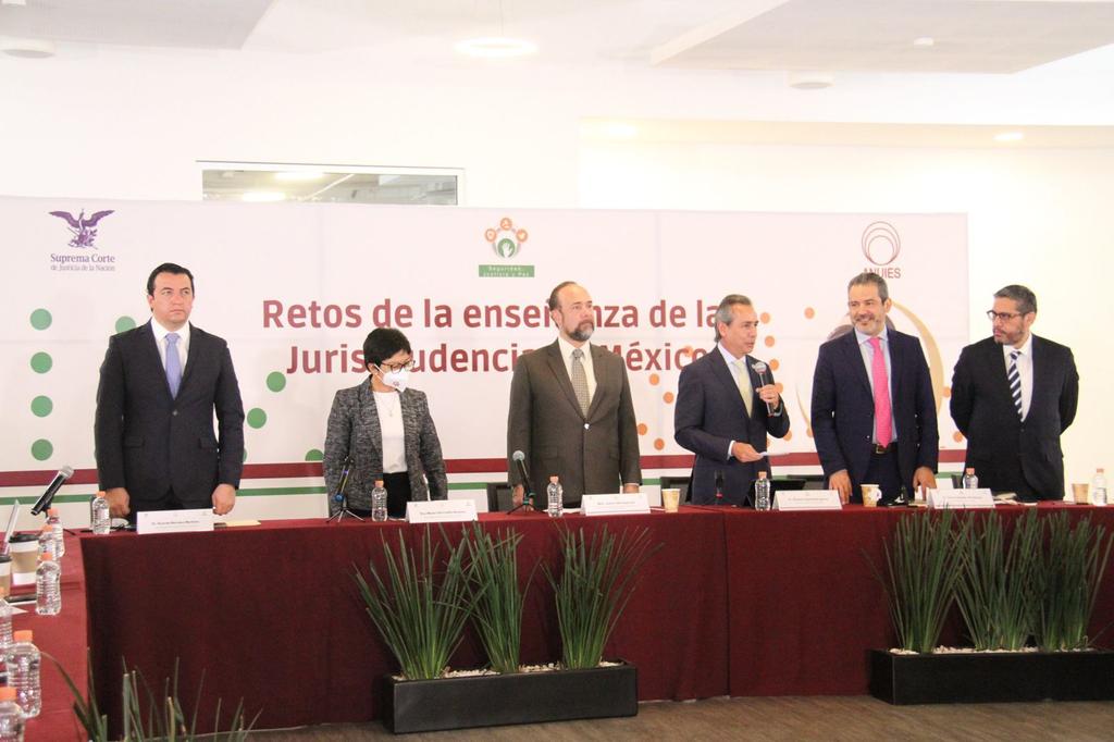 Participa el rector de la UNACH, Carlos Faustino Natarén Nandayapa en el Foro: Retos de la enseñanza de la Jurisprudencia en México