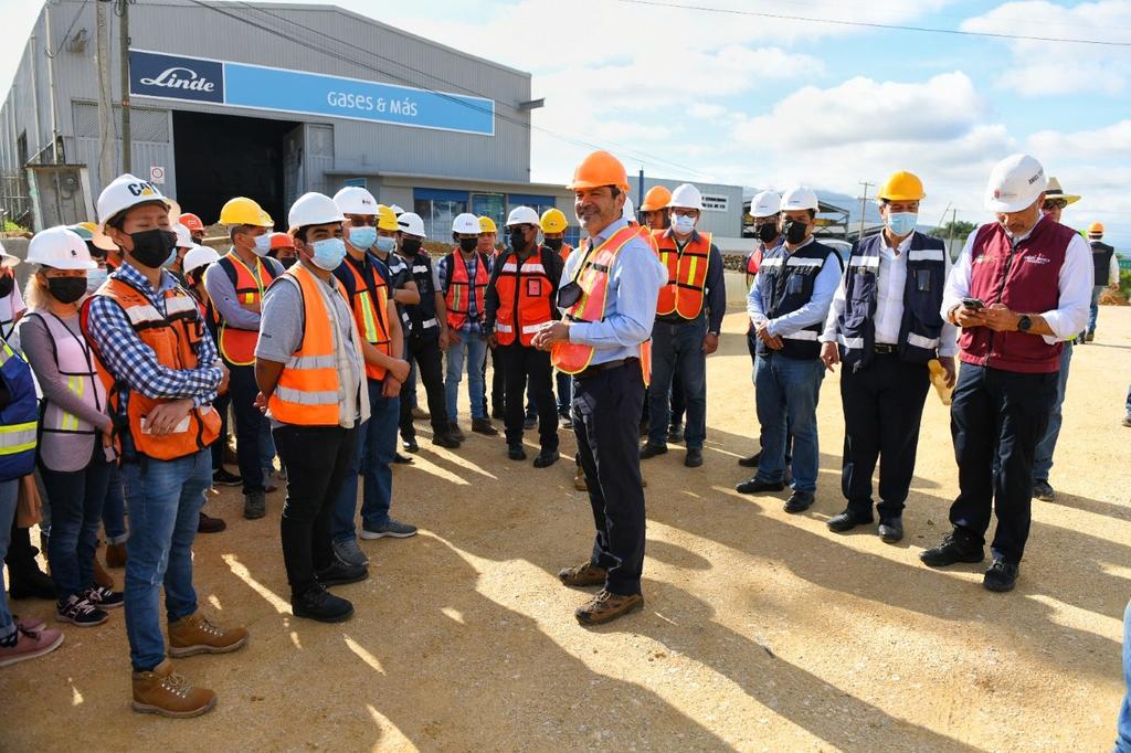 Recorren estudiantes  de la UNACH las obras que se realizan en el Libramiento Norte de Tuxtla Gutiérrez