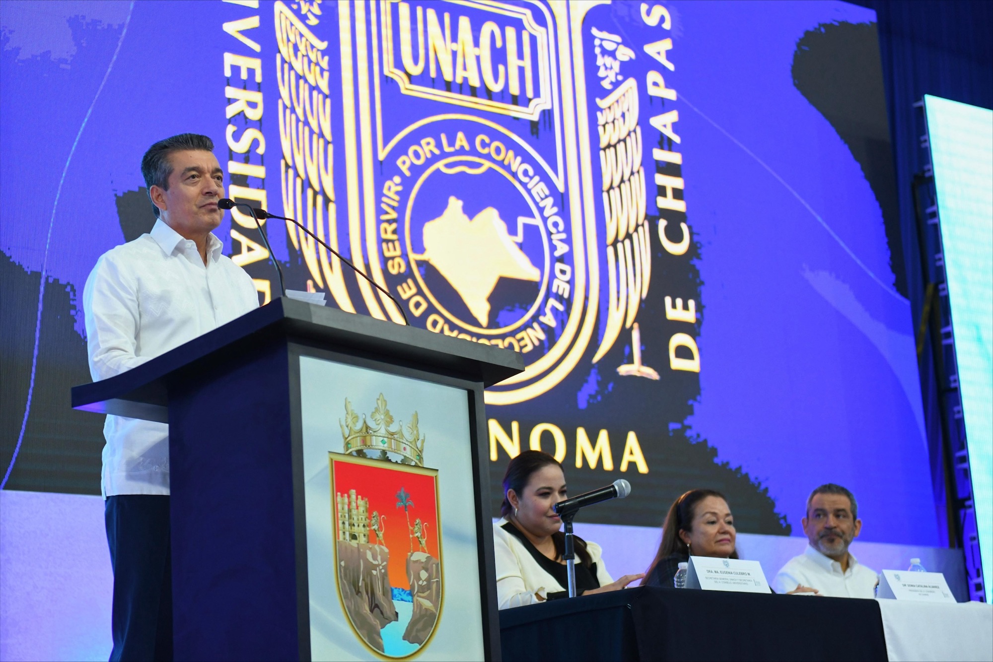 Apoyo del Gobernador Rutilio Escandón Cadena y gestión financiera dan estabilidad económica  y futuro a la UNACH