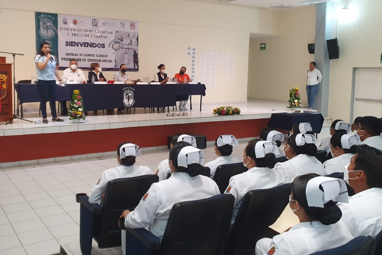 Enfermeros de la UNICACH se integran al servicio público en Acapetahua