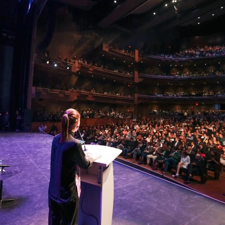 Claudia Sheinbaum destaca la educación pública como clave para lograr un México próspero, con justicia e igualdad durante foro de los ‘’Diálogos por la Transformación’’