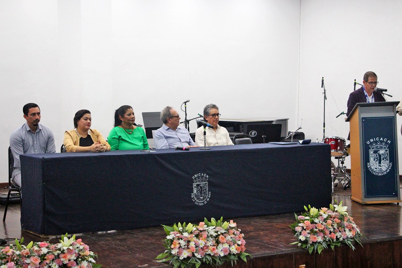 En UNICACH reconocen labor 