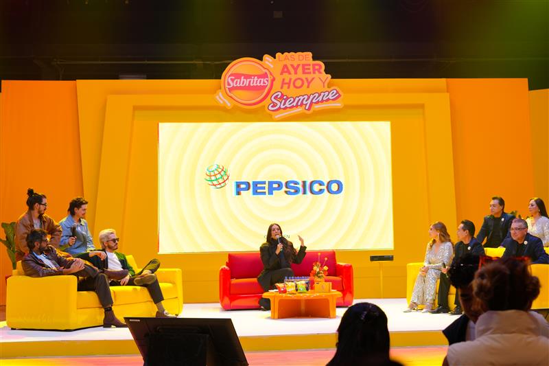 Sabritas® celebra el disfrute que nunca pasa de moda con “Las de ayer, hoy y siempre®” a lado de dos íconos musicales. 