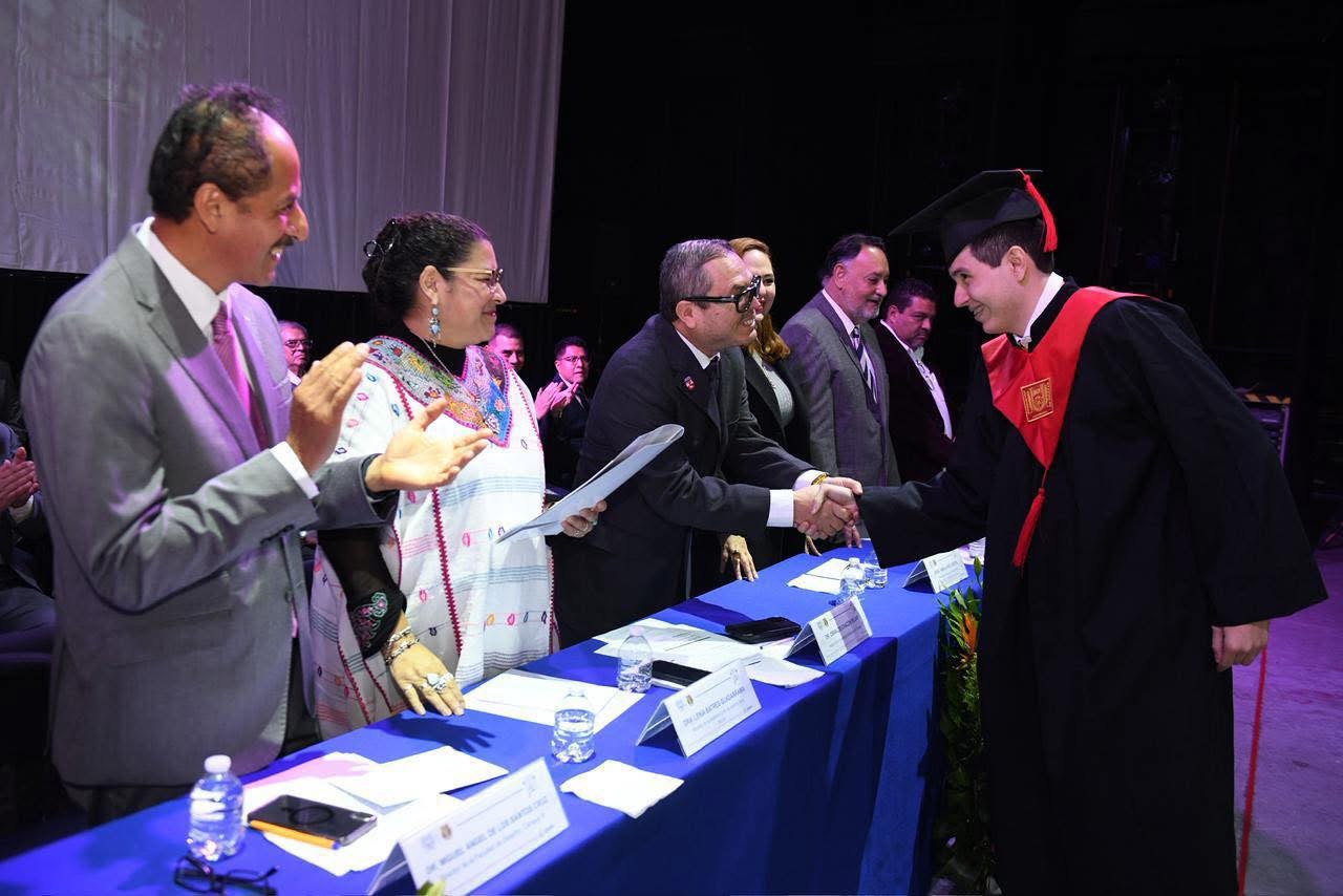 Celebra UNACH graduación de la generación 2020-2025 de la Licenciatura en Derecho 