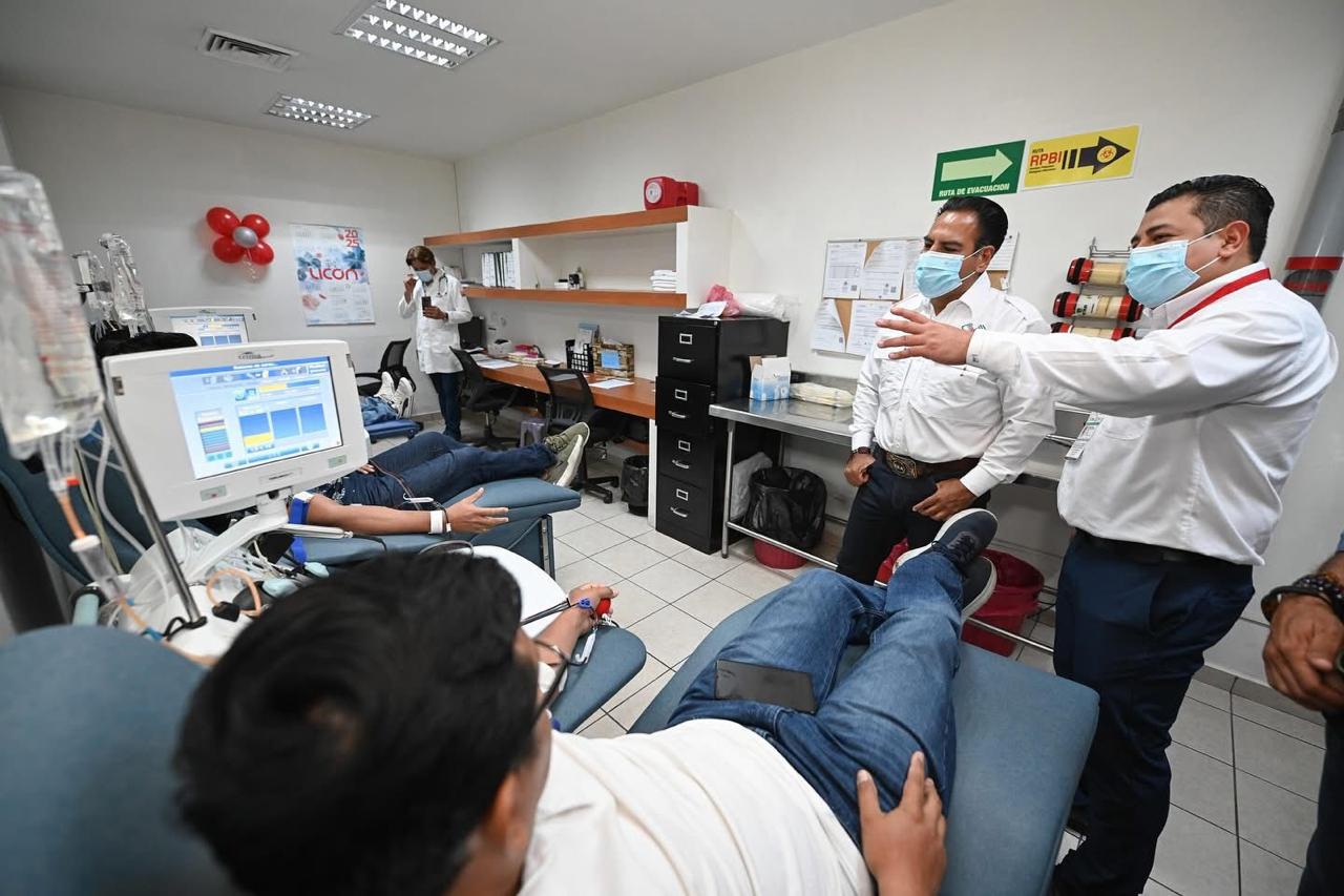 Eduardo Ramírez reconoce a donantes altruistas y promotores de la donación de sangre 