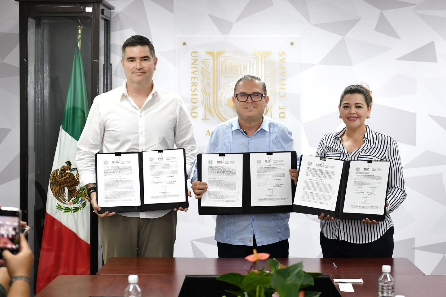 Acuerdan UNACH, DIF y SEyT acciones en favor de las adolescencias resguardadas en Centros de Asistencia Social 