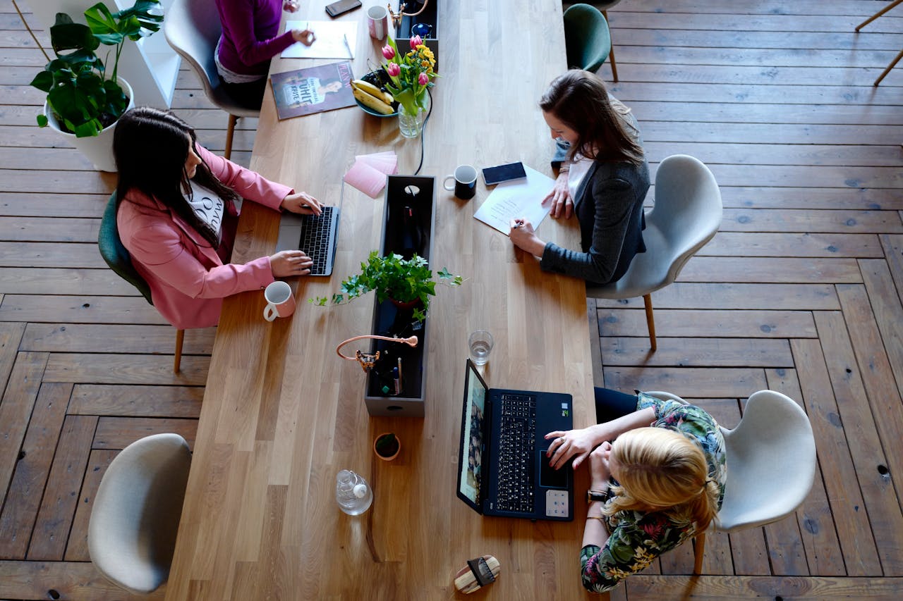 Desde el coworking hasta el SAT: así comienzan hoy las empresas digitales 