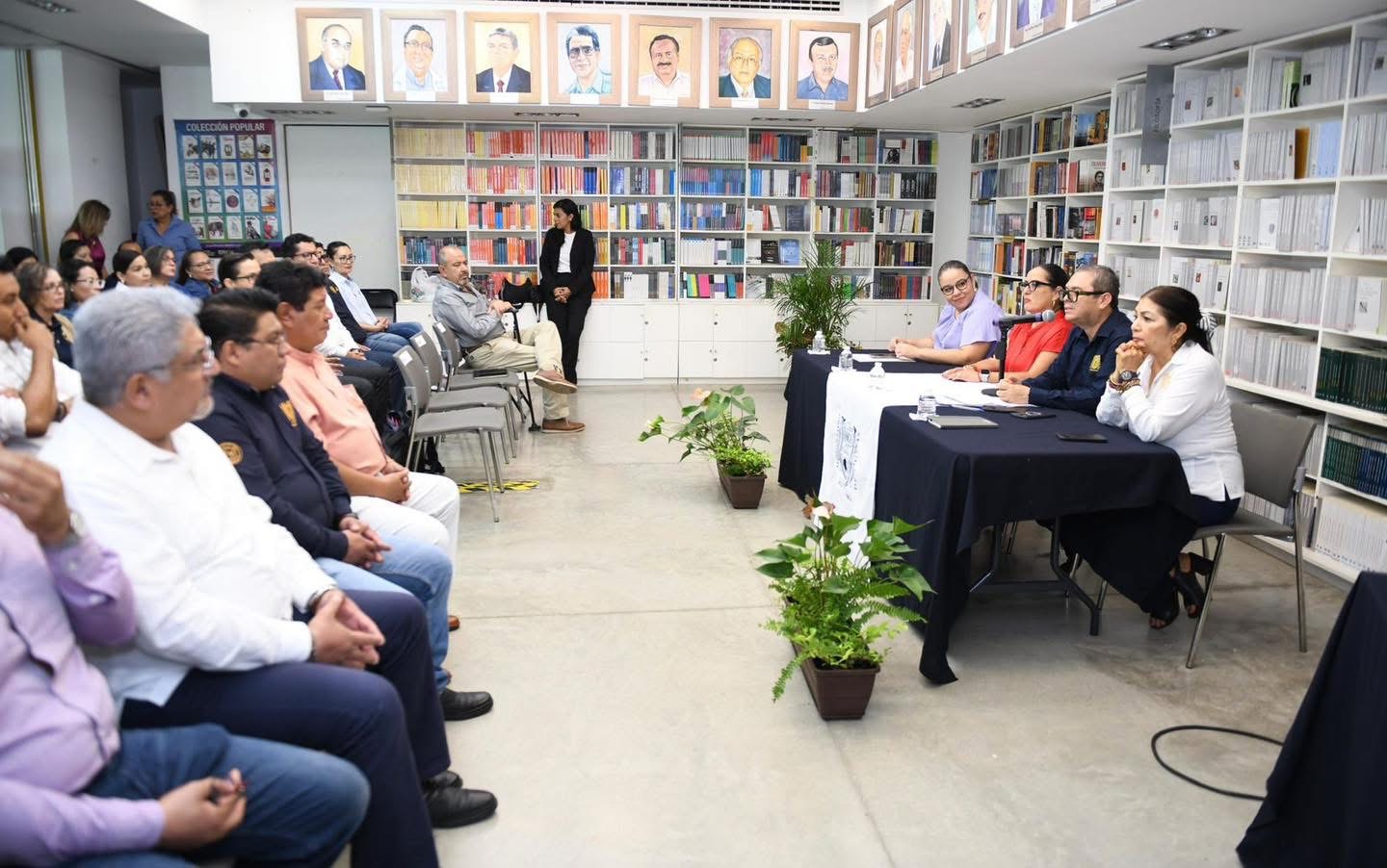 Capacita la Benemérita UNACH al personal que labora en sus revistas 