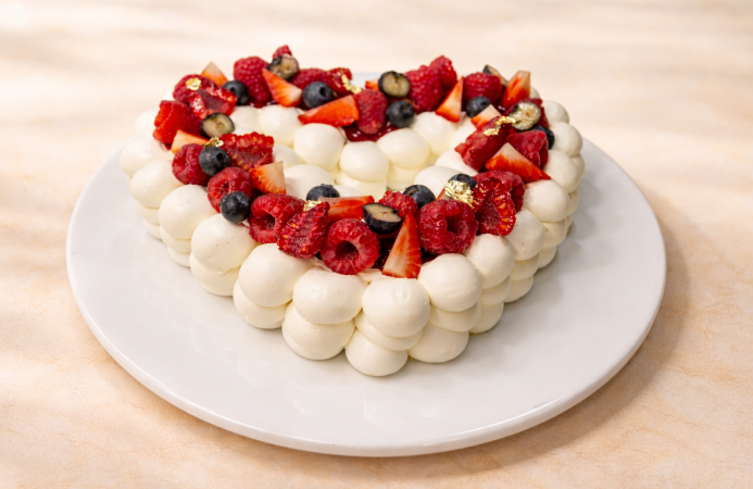 Chocolate, frambuesa y romance: la pavlova ideal para celebrar San Valentín 