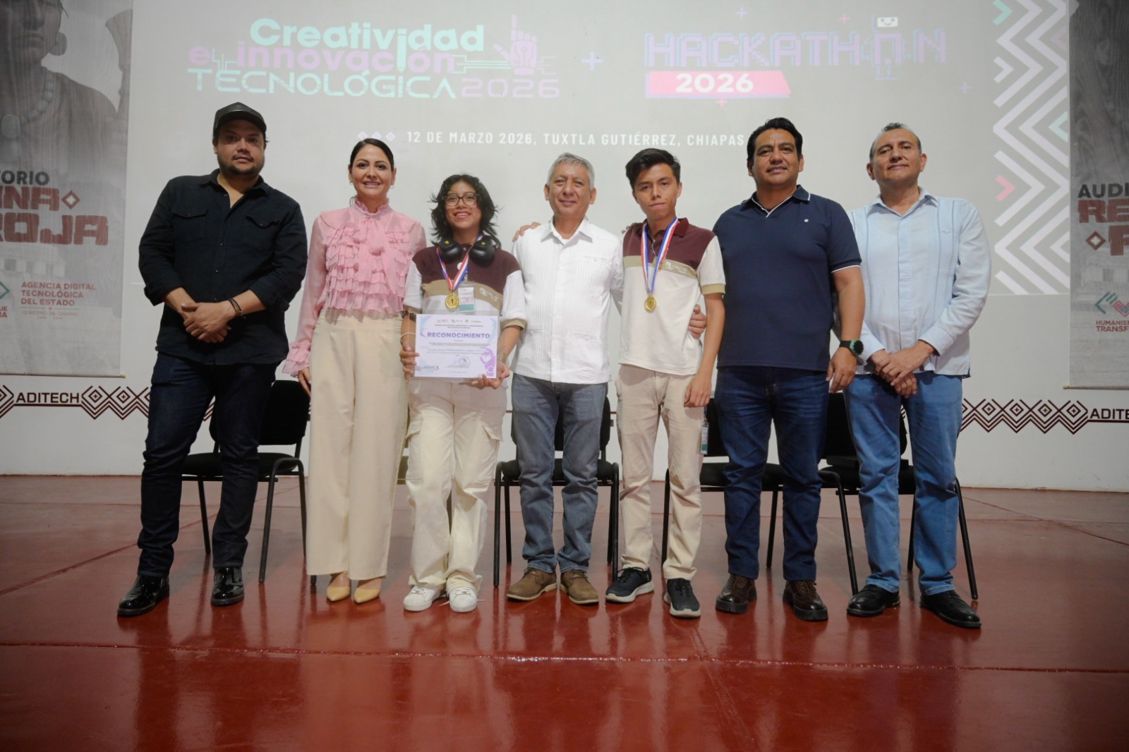 Estudiantes del Cecytech triunfan con proyectos de innovación tecnológica