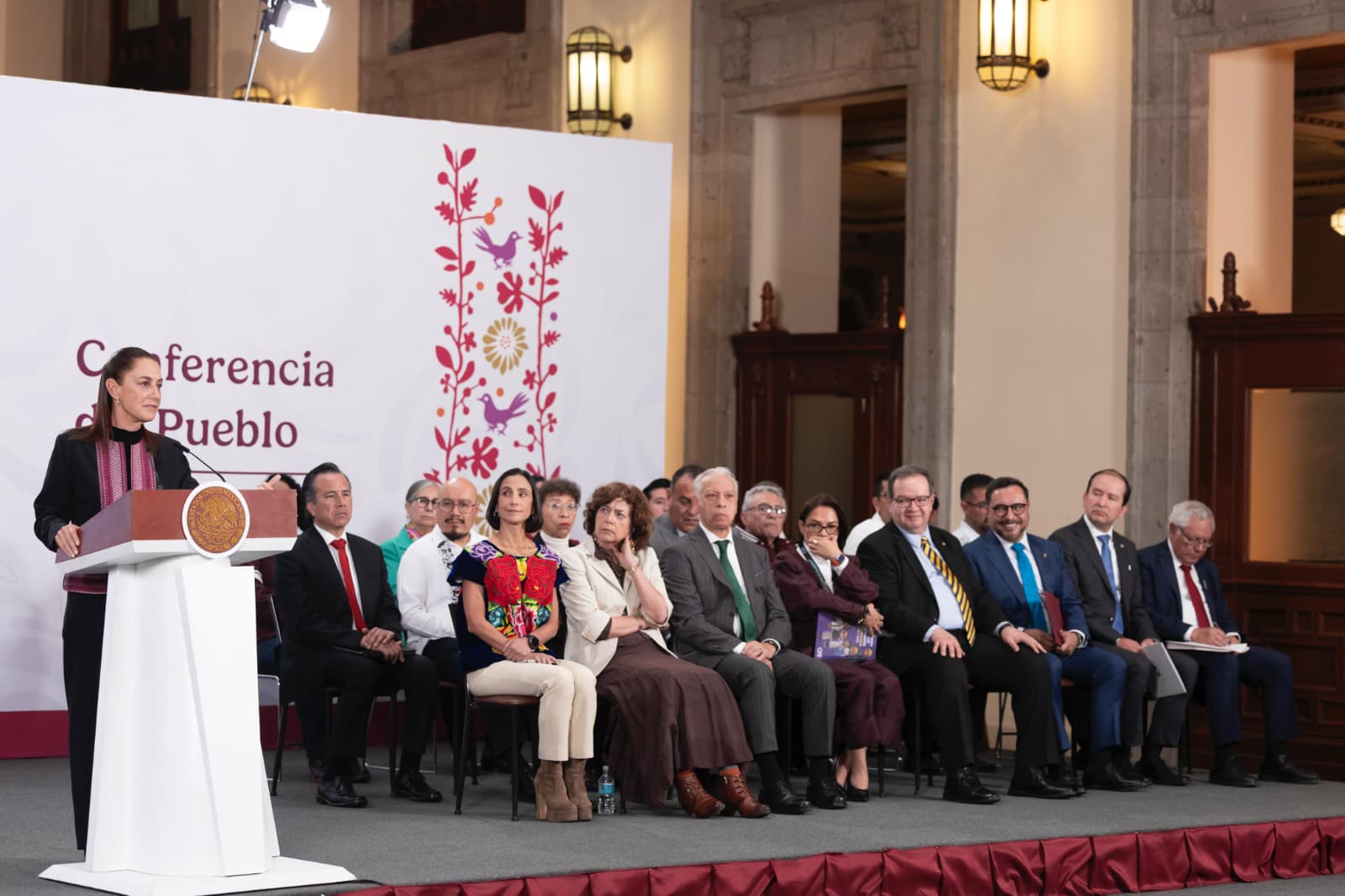 PRESIDENTA CLAUDIA SHEINBAUM PRESENTA COMITÉ DE CIENTÍFICOS Y ESPECIALISTAS QUE ANALIZARÁN LA EXPLOTACIÓN DE GAS NATURAL NO CONVENCIONAL PARA FORTALECER LA SOBERANÍA ENERGÉTICA