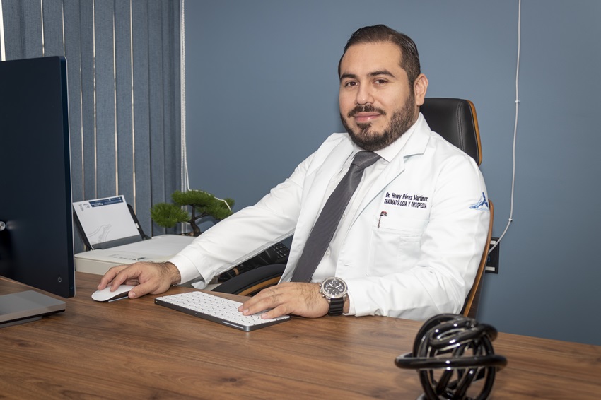 Especialista chiapaneco fortalece la atención ortopédica en el sureste del país tras concluir formación internacional en cirugía de pie y tobillo en Europa