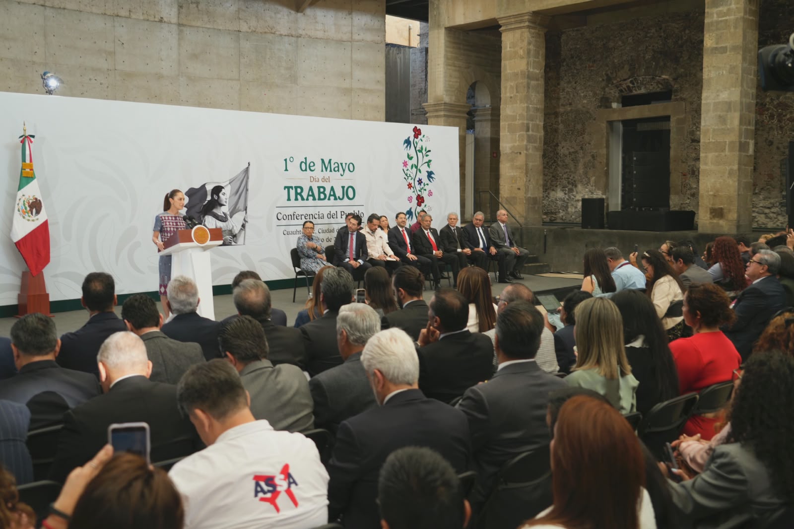 PRESIDENTA CLAUDIA SHEINBAUM ANUNCIA ACUERDO PARA QUE LAS Y LOS TRABAJADORES DEL ESTADO GANEN EL SALARIO MEDIO DEL IMSS