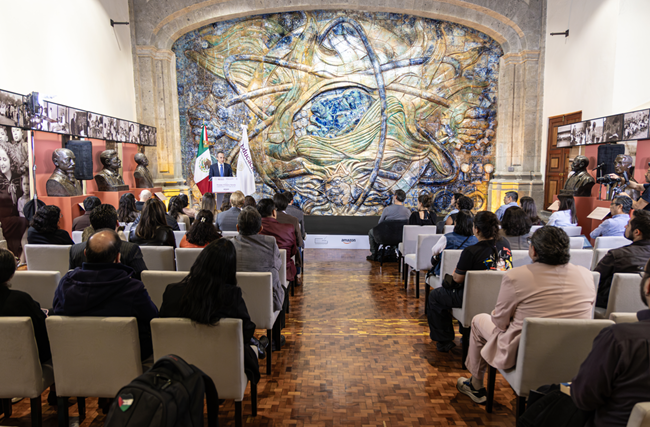 La Secretaría de Educación Pública con la Estrategia Nacional de Lectura y Amazon México inician convocatoria del Premio Primera Novela 2026