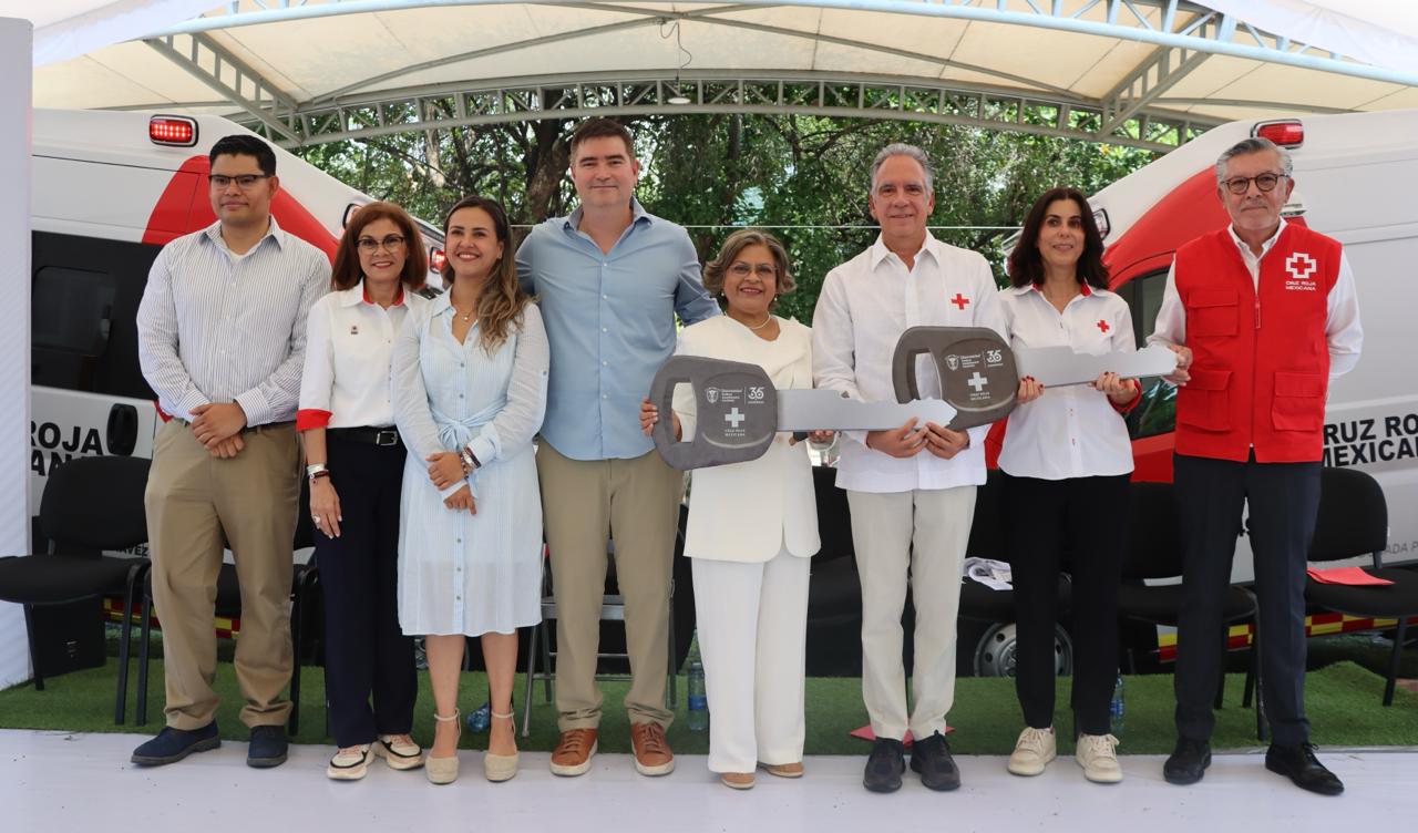Universidad Pablo Guardado Chávez celebra su 35 Aniversario con histórica donación de ambulancias a la Cruz Roja Mexicana