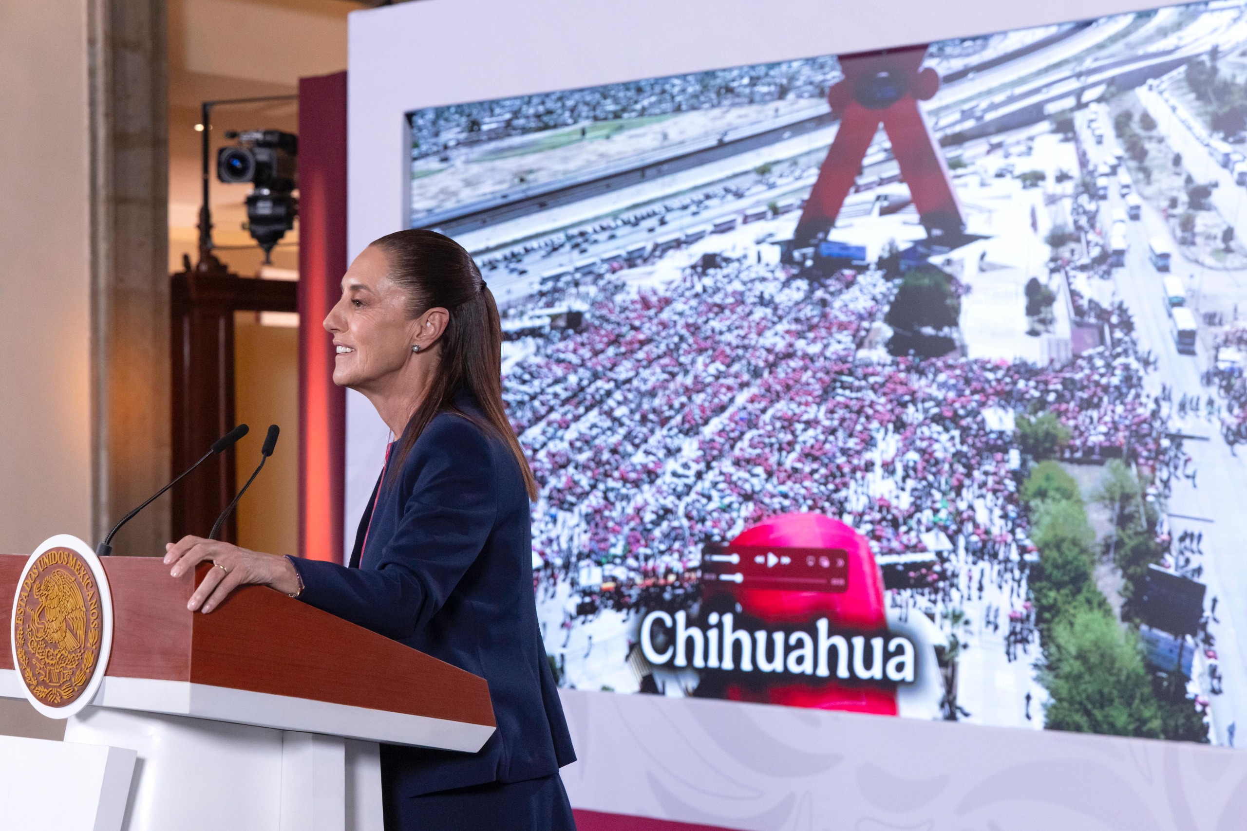 PRESIDENTA CLAUDIA SHEINBAUM DESTACA QUE EN 2026 RECIBIRÁN APOYOS 42 MILLONES 860 MIL 296 MEXICANAS Y MEXICANOS