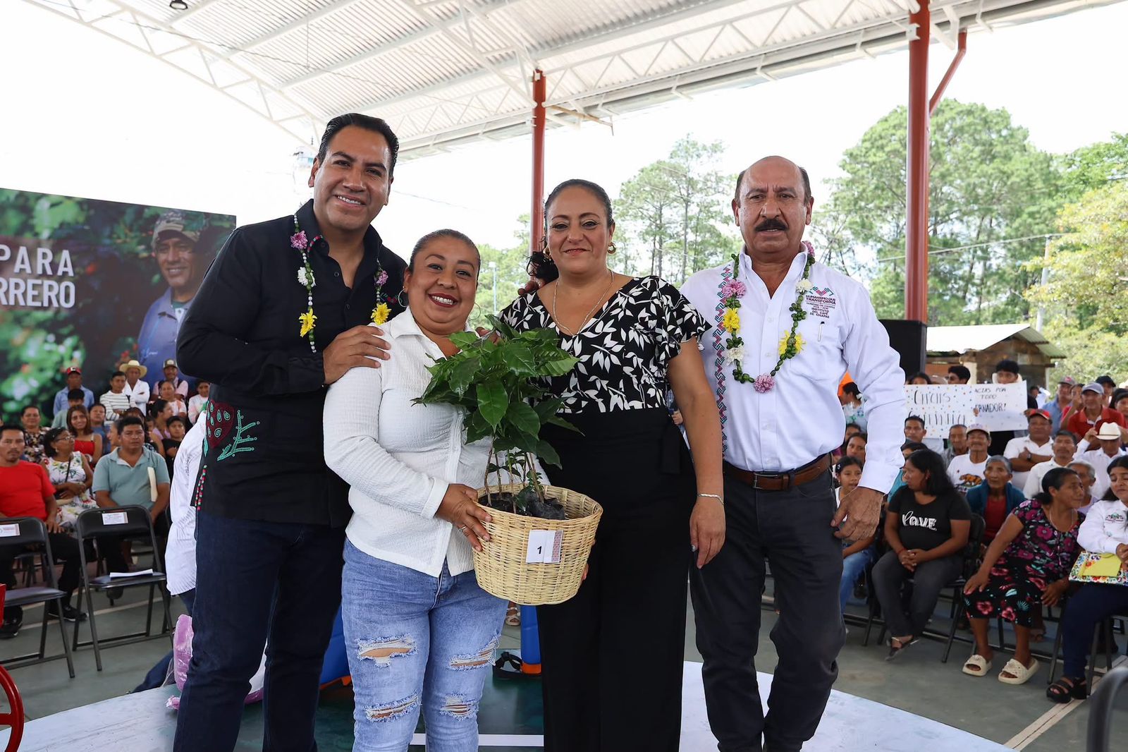 Eduardo Ramírez entrega apoyos al campo y pone en marcha obras prioritarias en la Frailesca