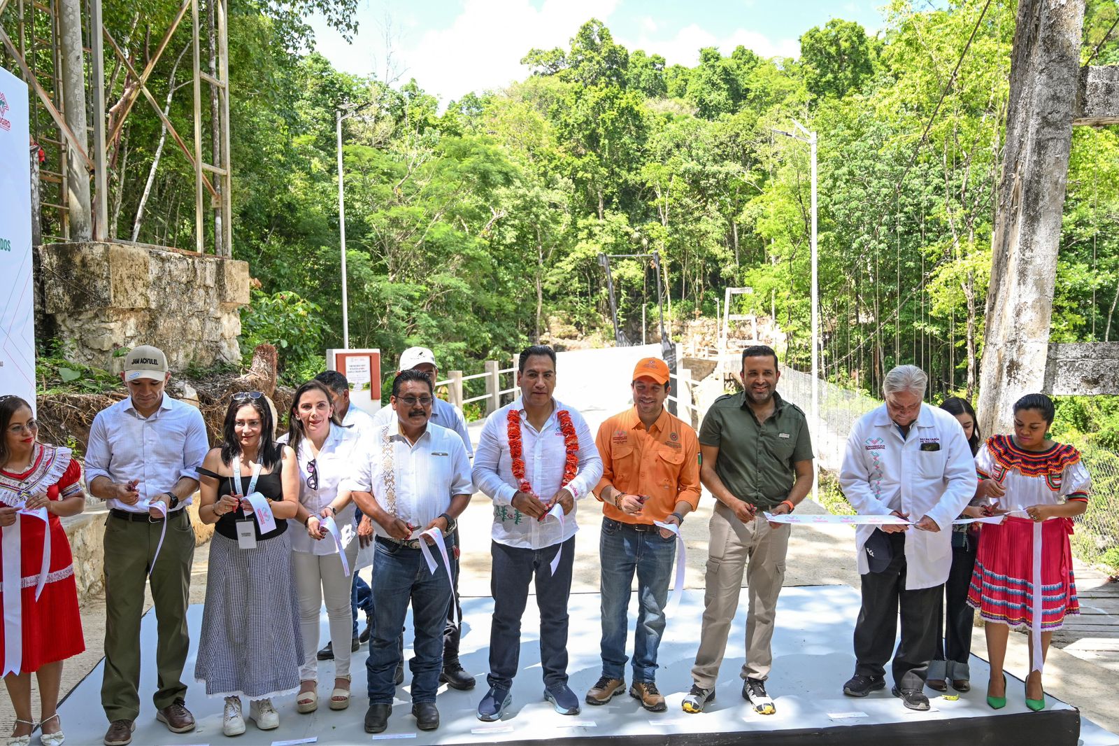 Eduardo Ramírez lleva infraestructura médica y vial a comunidades de Las Margaritas y Maravilla Tenejapa