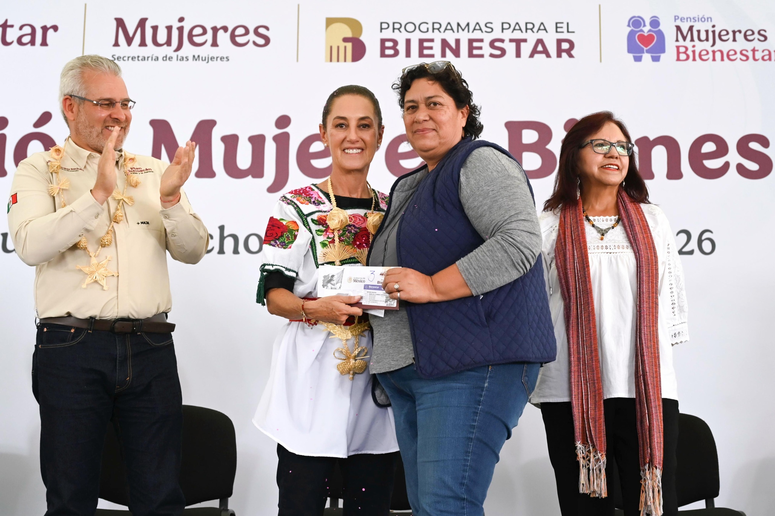 LAS MUJERES SOMOS EL ALMA DE LA NACIÓN, POR ESO HAY QUE RECONOCERLAS: PRESIDENTA CLAUDIA SHEINBAUM EN ENTREGA DE PENSIÓN MUJERES BIENESTAR EN QUIROGA, MICHOACÁN