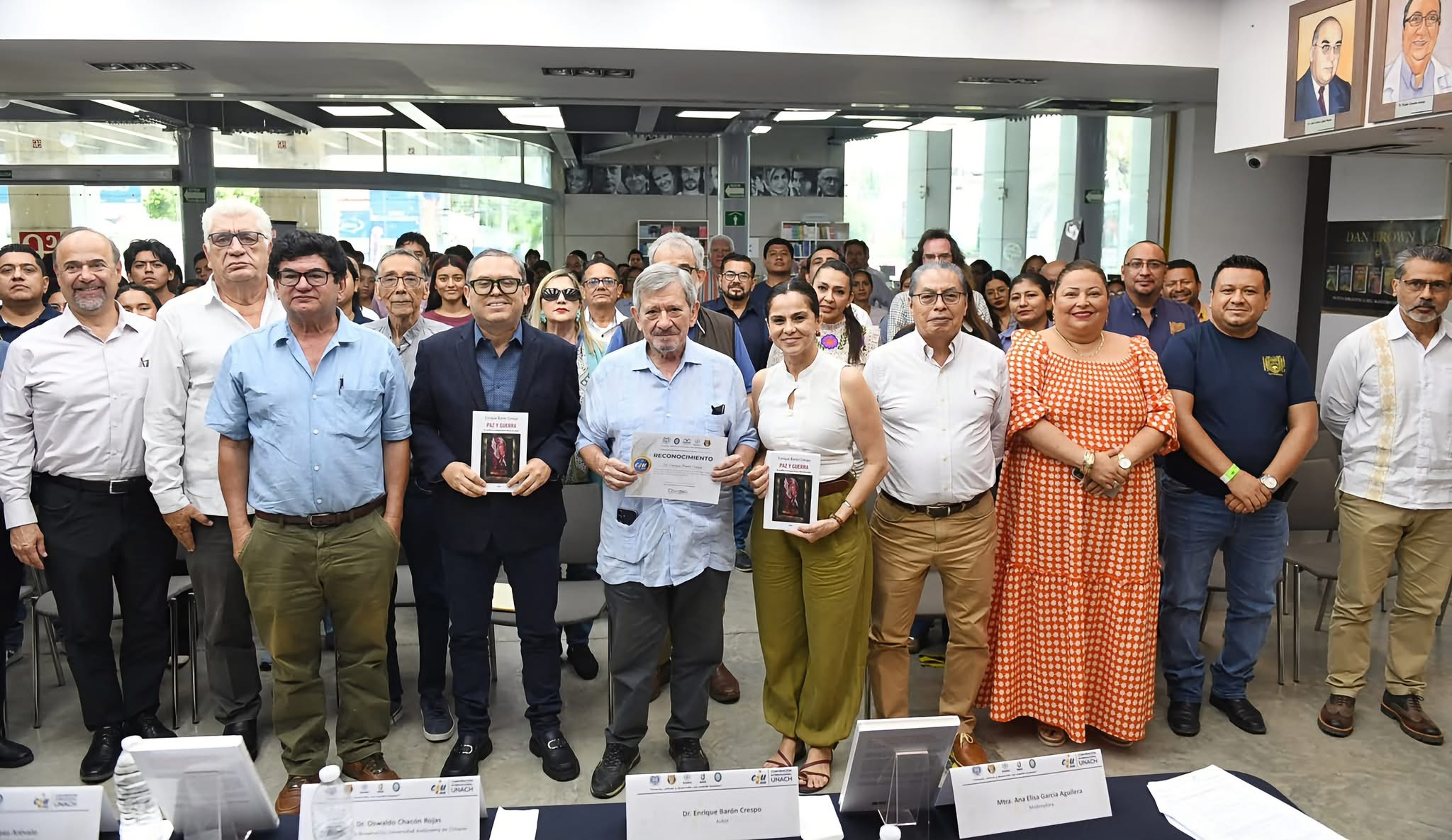Presenta Enrique Barón Crespo “Paz y Guerra” durante la CIU UNACH 2026