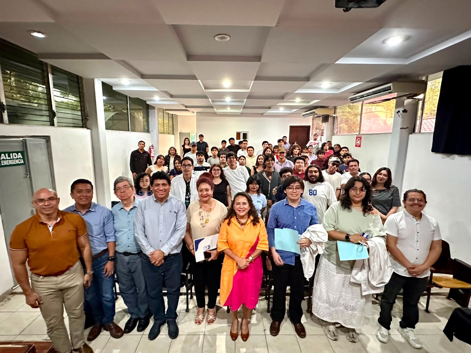 Inaugura rectora de UNICACH Fanny López Jiménez nuevo Laboratorio de Archivo en Facultad de Humanidades