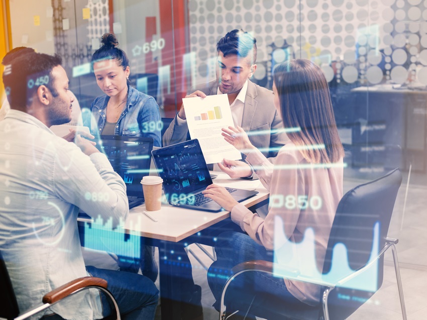 9 de cada 10 profesionales en México quiere capacitarse en Inteligencia Artificial, pero solo 1% se considera experto