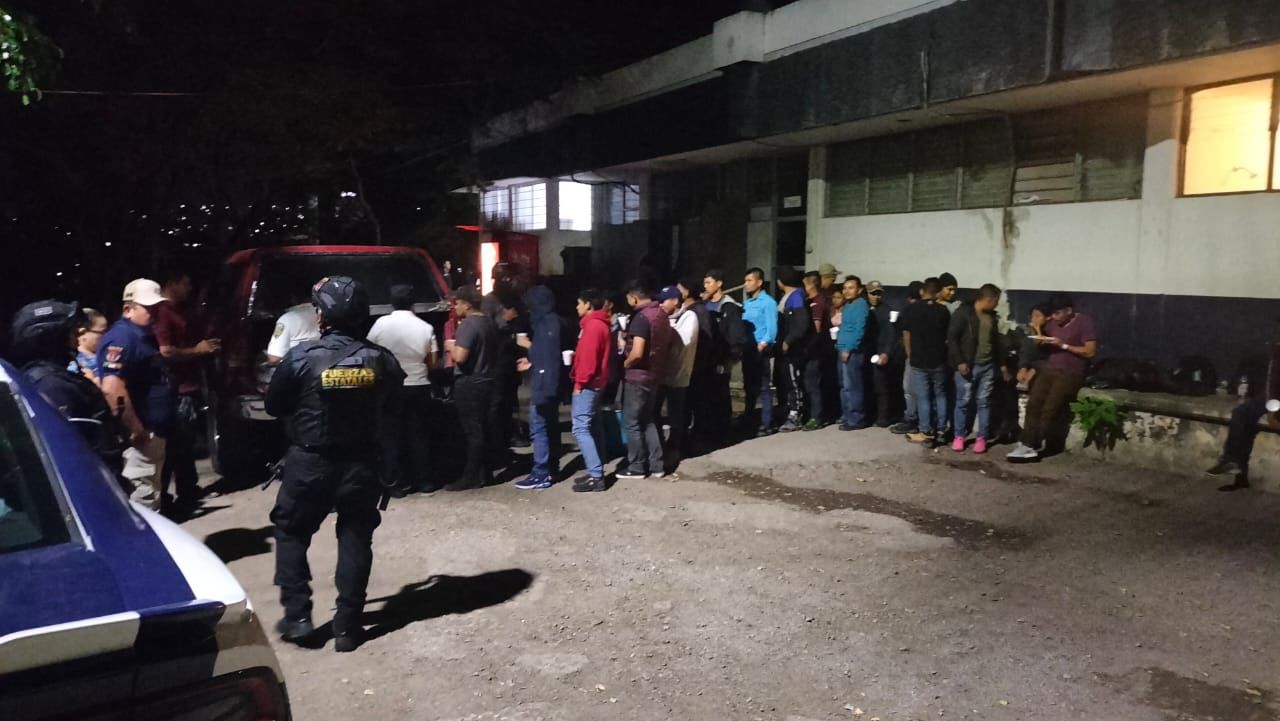 Rescata SSyPC a 49 migrantes centroamericanos en Chiapa de Corzo